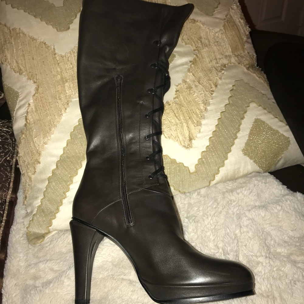 Max Mara tall under the knee boot.